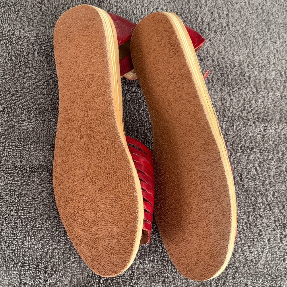 Red Huarache Sandals NWOT - Picture 3 of 5